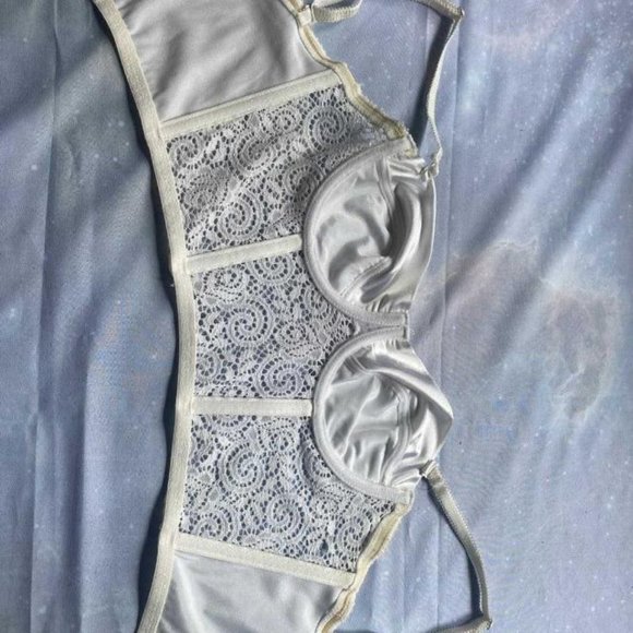 WHITE SATIN AND LACE BUSTIER - Picture 3 of 7